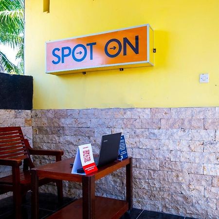 Spot On 2732 Sandy Guesthouse Матарам Екстериор снимка