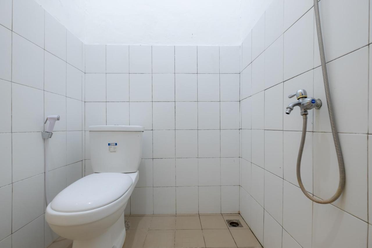 Spot On 2732 Sandy Guesthouse Матарам Екстериор снимка